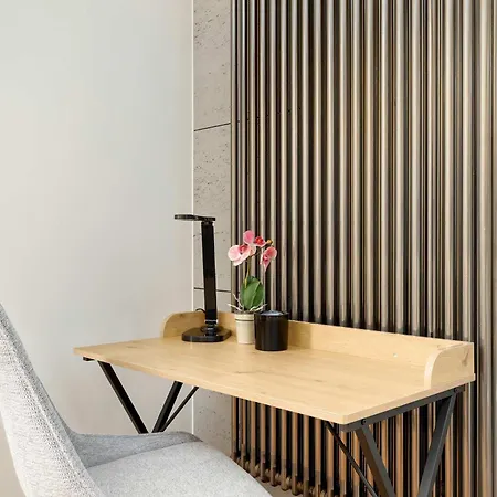 Air Conditioned Studio With Parking Krakow Grzegorzecka 67F By Heyrent Premium Apartman Krakkó